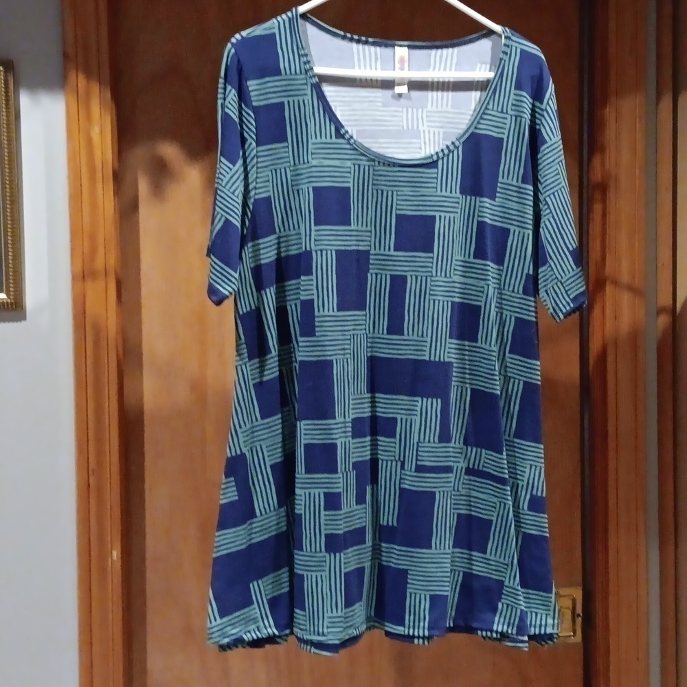 Lulaloe classic t, size 2xl